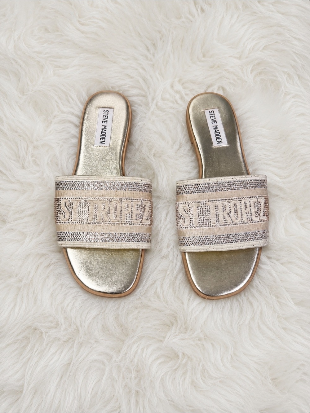 Steve Madden Knox-R Rhinestone Slide
Sandals - Gold/Cream